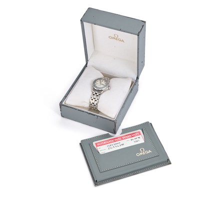 Lot 568 - A LADY'S STEEL OMEGA SEAMASTER BRACELET WATCH