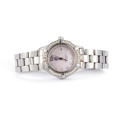 Lot 561 - A LADY'S STEEL TAG HEUER BRACELET WATCH