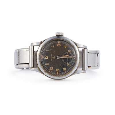 Lot 563 - MILITARY: A GENTS RECORD 'DIRTY DOZEN' BRACELET WATCH