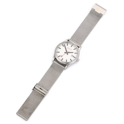 Lot 569 - A GENTS STEEL MONDAINE BRACELET WATCH