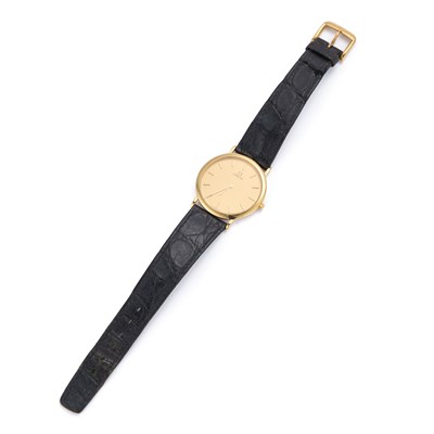 Lot 560 - A GENTS GOLD PLATED OMEGA STRAP WATCH