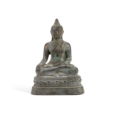 Lot 165 - A CHINESE BRONZE FIGURE OF BUDDHA