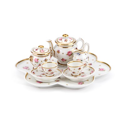 Lot 7 - A CHAMBERLAIN WORCESTER CHILDREN'S TEA SERVICE, CIRCA 1830