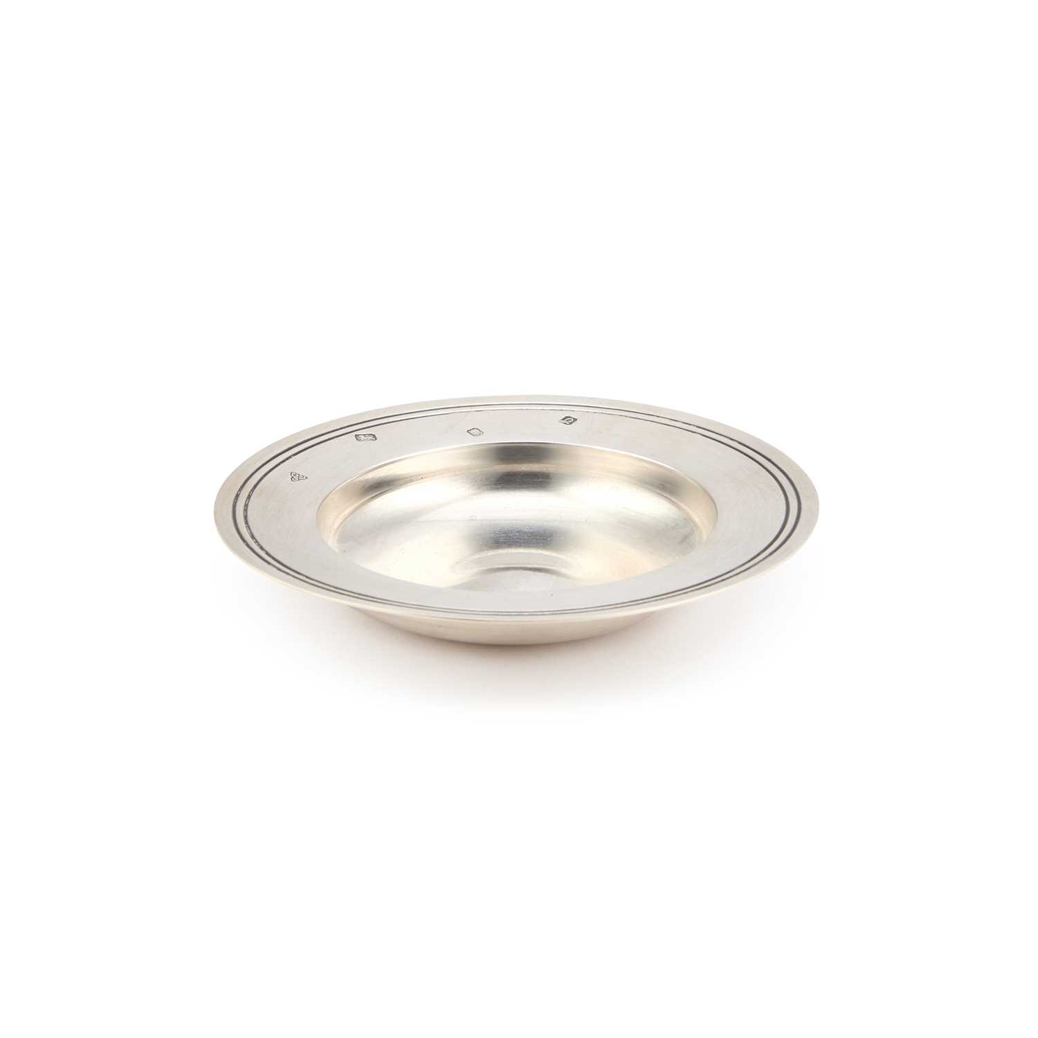 Lot 341 - AN ELIZABETH II SILVER ARMADA DISH