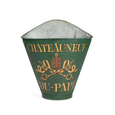 Lot 90 - A FRENCH GRAPE HOD