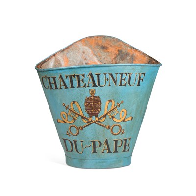 Lot 87 - A FRENCH GRAPE HOD