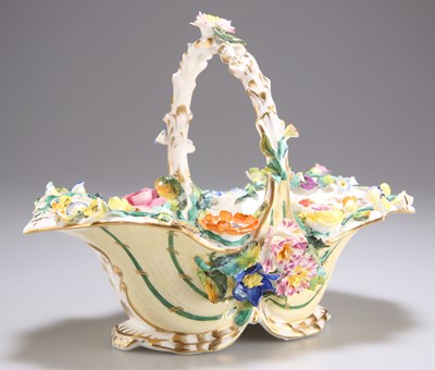 Lot 102 - A COALPORT PORCELAIN FLORAL ENCRUSTED SWEETMEAT BASKET, CIRCA 1825