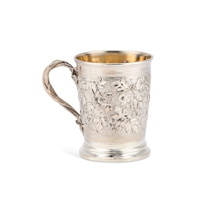 Lot 191 - A FINE VICTORIAN SILVER MUG