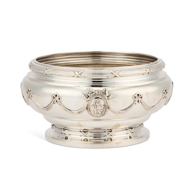 Lot 162 - AN EDWARDIAN SILVER BOWL