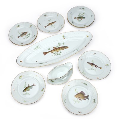 Lot 17 - A RICHARD GINORI PORCELAIN FISH SERVICE