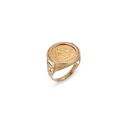 Lot 1048 - A QUEEN ELIZABETH II 1982 HALF SOVEREIGN COIN RING