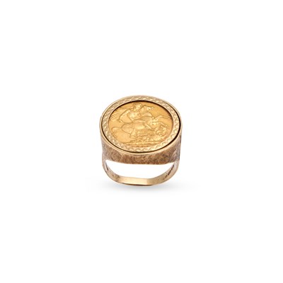 Lot 1031 - A KING EDWARD VII 1910 FULL SOVEREIGN COIN 9 CARAT GOLD RING