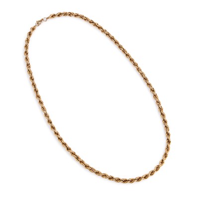 Lot 913 - A 9 CARAT GOLD ROPE CHAIN NECKLACE