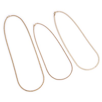 Lot 955 - THREE 9 CARAT GOLD CHAIN NECKLACES