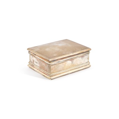 Lot 671 - AN EDWARDIAN SILVER JEWELLERY BOX