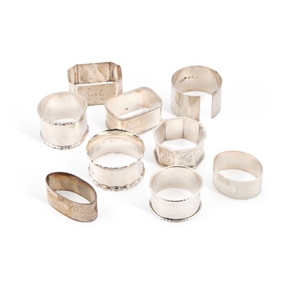 Lot 651 - A GROUP OF SILVER NAPKIN RINGS