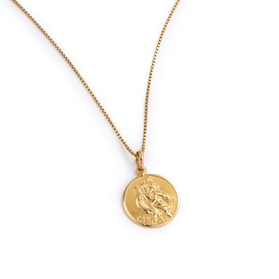 Lot 895 - A 9 CARAT GOLD ST. CHRISTOPHER PENDANT CHAIN NECKLACE
