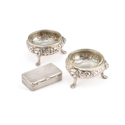 Lot 577 - A PAIR OF GEORGE III IRISH SILVER SALTS