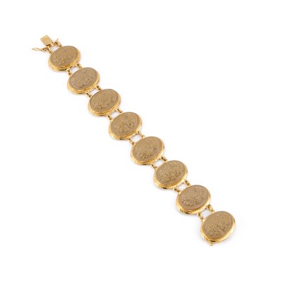 Lot 974 - AN ANTIQUE STYLE ITALIAN LAVA CAMEO BRACELET