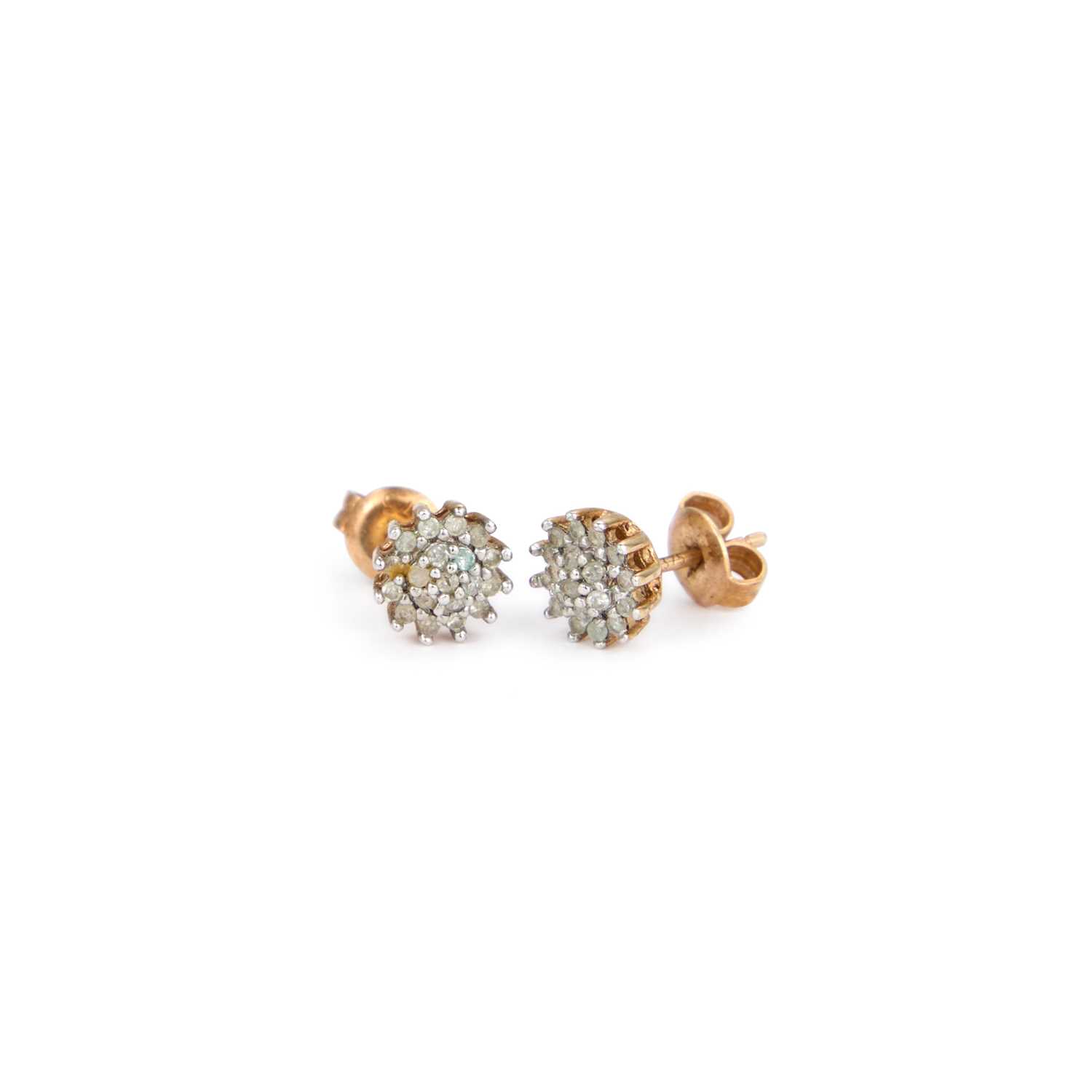 Lot 937 - A PAIR OF DIAMOND CLUSTER STUD EARRINGS