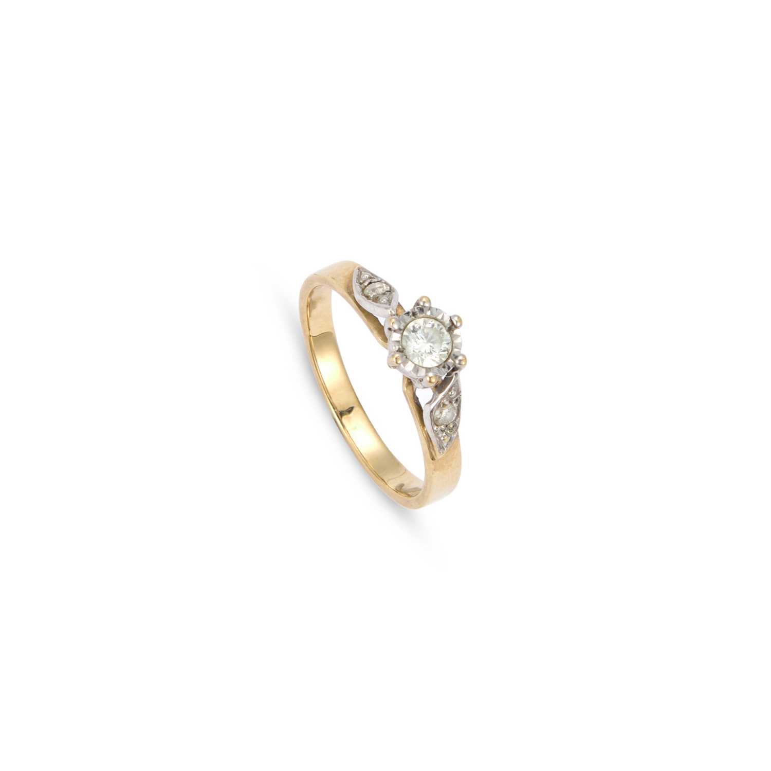 Lot 933 - A 9 CARAT GOLD SOLITAIRE DIAMOND RING
