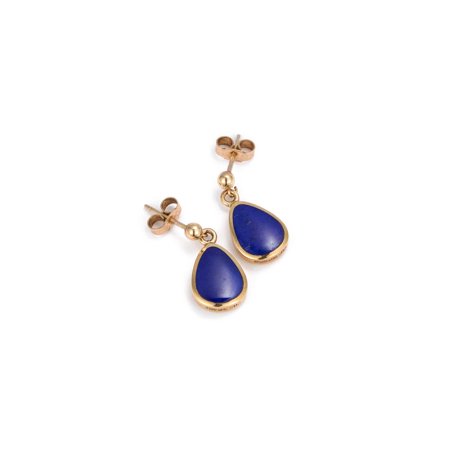 Lot 929 - A PAIR OF 9 CARAT GOLD LAPIS LAZULI PENDANT EARRINGS
