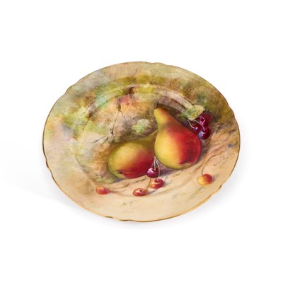 Lot 171 - A ROYAL WORCESTER FRUIT PAINTED PLATE