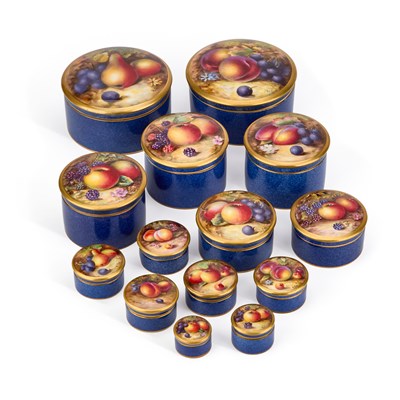 Lot 63 - A GROUP OF FOURTEEN ROYAL WORCESTER FRUIT PAINTED BOXES AND COVERS