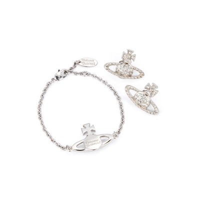 Lot 825 - VIVIENNE WESTWOOD, A PAIR OF SILVER TONE STUD EARRINGS AND A MATCHING BRACELET