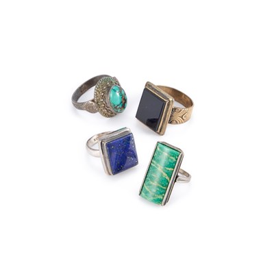 Lot 959 - A GROUP OF GEM-SET RINGS