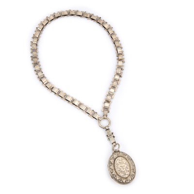 Lot 1000 - A VICTORIAN AESTHETIC MOVEMENT LOCKET PENDANT NECKLACE
