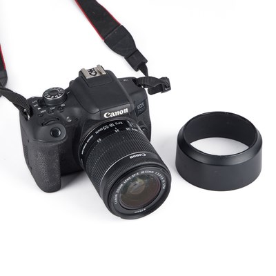 Lot 318 - A CANON EOS 750D DSLR CAMERA