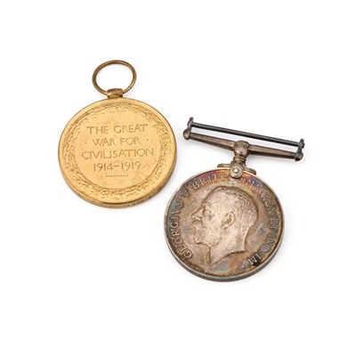 Lot 30 - A FIRST WORLD WAR MEDAL PAIR