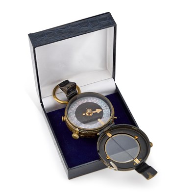 Lot 12 - A FIRST WORLD WAR VERNERS PATTERN VIII COMPASS