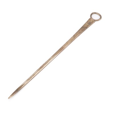 Lot 768 - A GEORGE III SILVER MEAT SKEWER