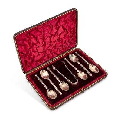 Lot 736 - A SET OF SIX VICTORIAN SILVER TEASPOONS AND SUGAR TONGS