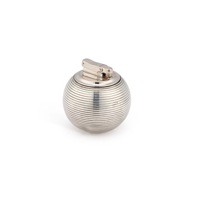 Lot 490 - AN ELIZABETH II SILVER 'WITCHBALL' TABLE LIGHTER