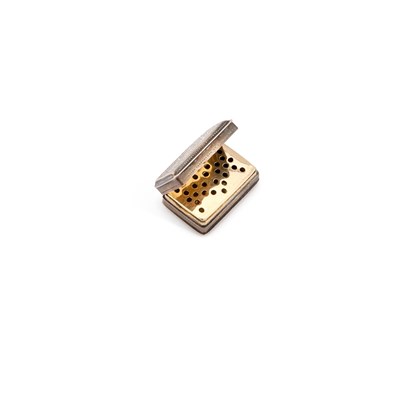 Lot 695 - A WILLIAM IV SILVER VINAIGRETTE