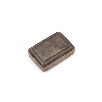 Lot 712 - A GEORGE IV SILVER SNUFF BOX