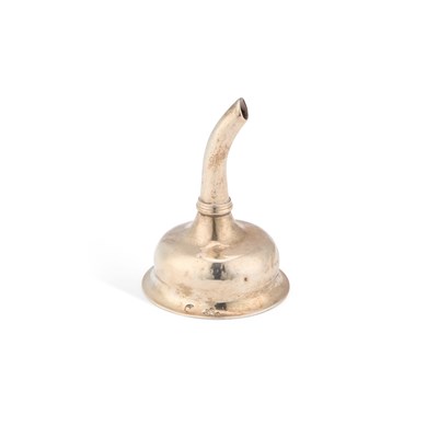 Lot 572 - A GEORGIAN IRISH SILVER WINE FUNNEL