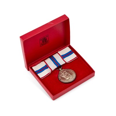 Lot 1 - AN ELIZABETH II 1977 SILVER JUBILEE LADY'S MEDAL