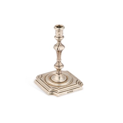 Lot 627 - A GEORGIAN STYLE SILVER TAPERSTICK