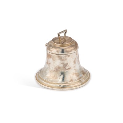 Lot 643 - A GEORGE V SILVER INKWELL