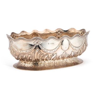 Lot 702 - A LARGE VICTORIAN SILVER BOWL
