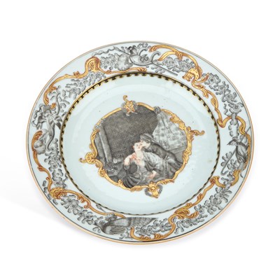 Lot 178 - A CHINESE GRISAILLE-DECORATED PORCELAIN PLATE