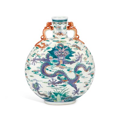 Lot 183 - A LARGE CHINESE PORCELAIN 'DRAGON' MOONFLASK, BIANHU