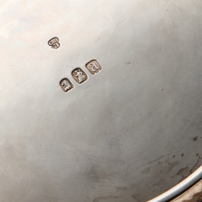 Lot 734 - A VICTORIAN BRITANNIA STANDARD SILVER MONTEITH