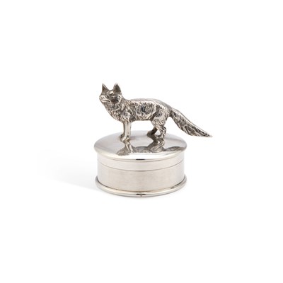 Lot 633 - AN EDWARDIAN SILVER BOX
