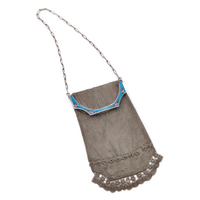Lot 668 - A GEORGE V SILVER AND ENAMEL MESH PURSE