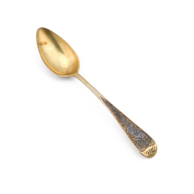 Lot 540 - A RUSSIAN SILVER-GILT NIELLO SPOON